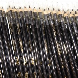 50 Apple black eyeliners full size